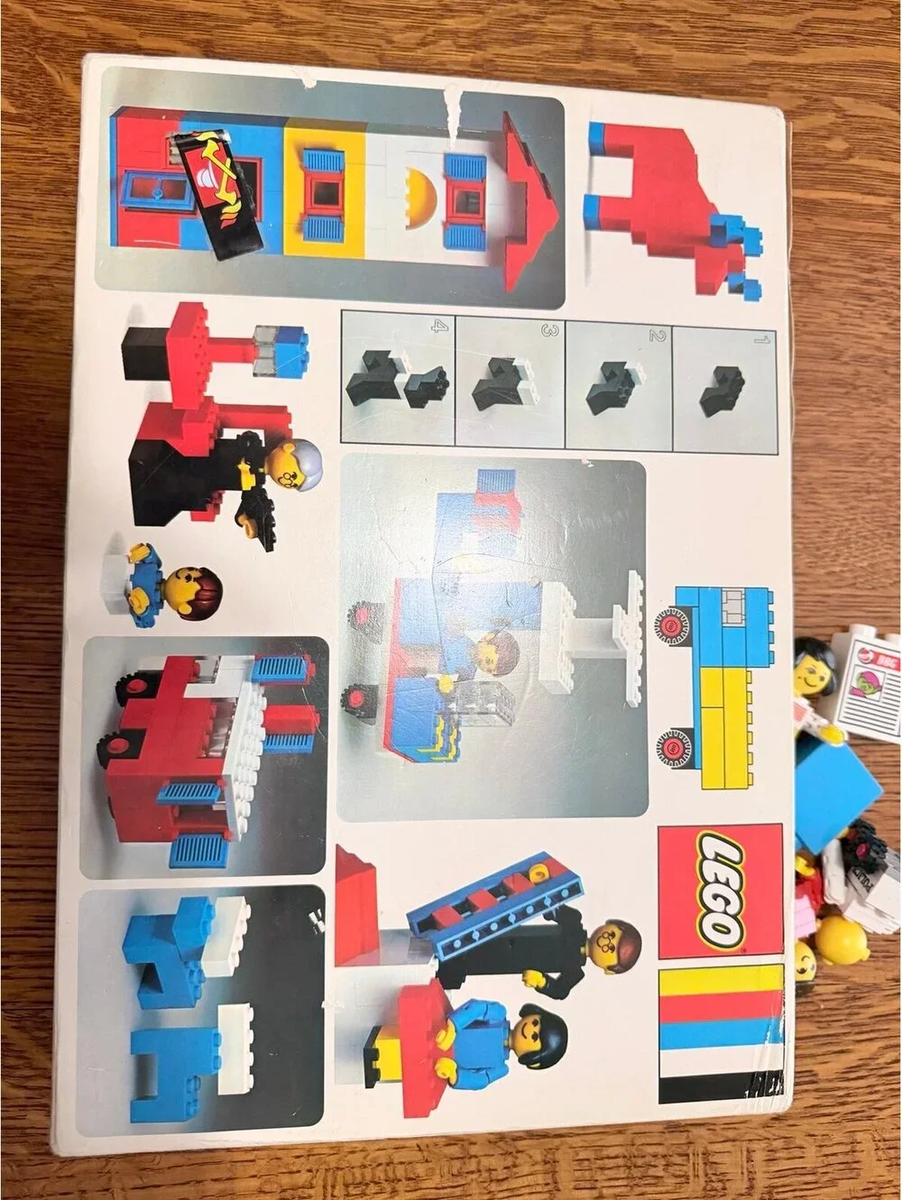 Lego #112 Universal Bulding Set 1977 (Just the Box and a few pieces)